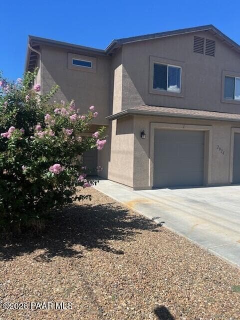 Building Photo - 2924 N Yavapai Rd E