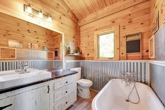 Building Photo - 2689 Daisy Ln