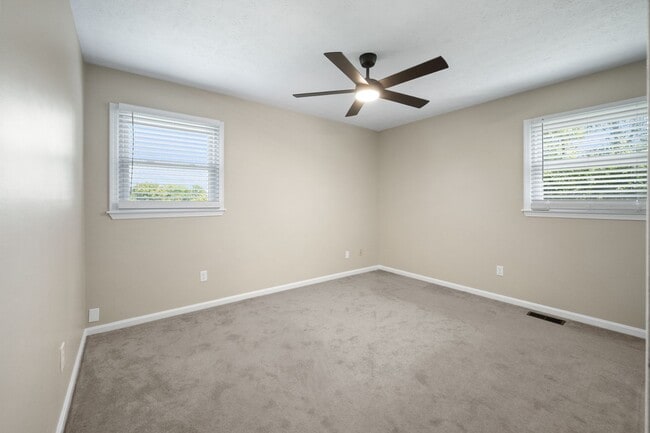 Building Photo - 9212 Foxtail Ct