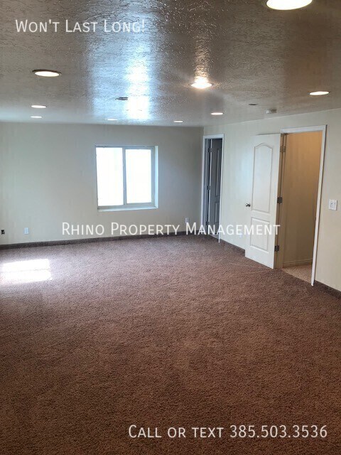 Building Photo - 1919 N Sego Lilly Dr