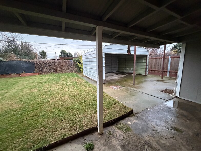 Building Photo - 881 Casselman Dr