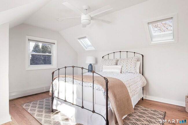 Building Photo - 36 Middlebury St