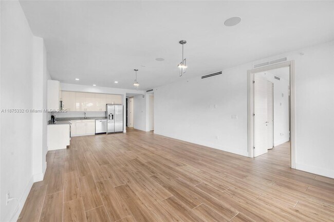 Building Photo - 3265 Bird Ave