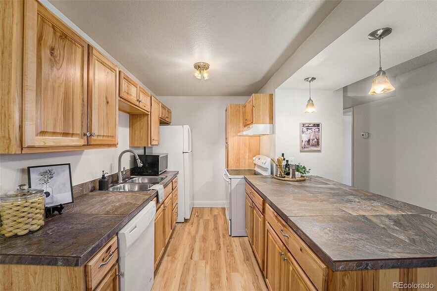 Building Photo - 16259 W 10th Ave