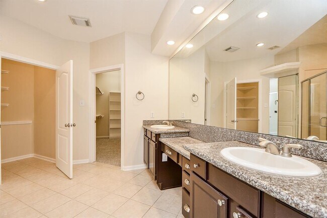 Building Photo - 3306 Silverbrook Ln