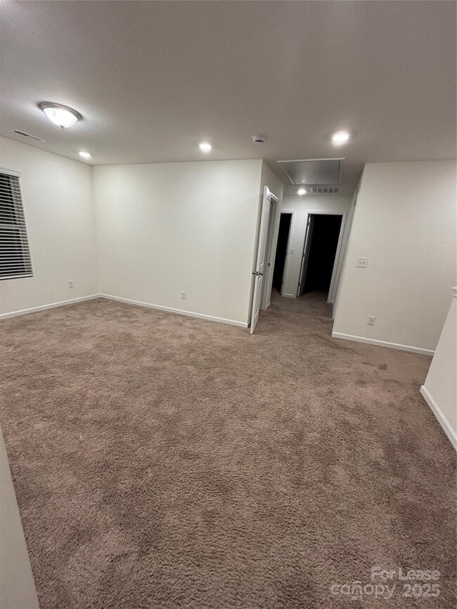 Building Photo - 6043 Rizer Dr