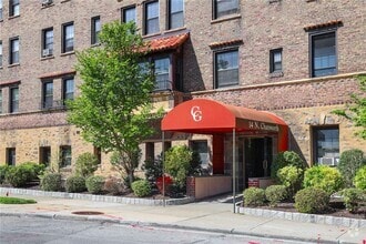 Building Photo - 14 N Chatsworth Ave