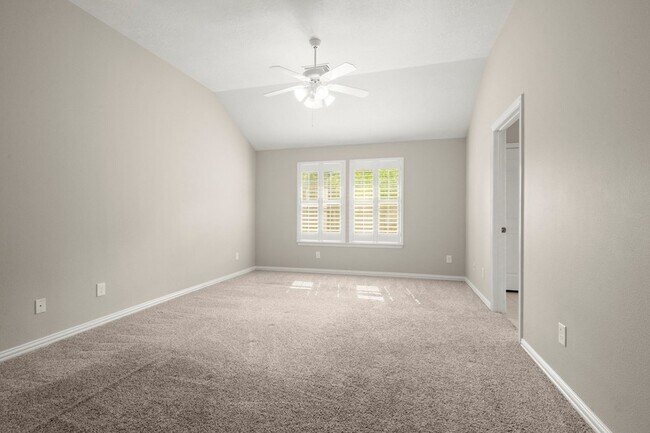 Building Photo - 14707 Oaks Crossing Ln