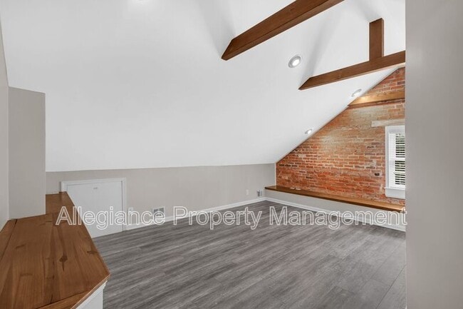 Building Photo - 2931 S Columbus St