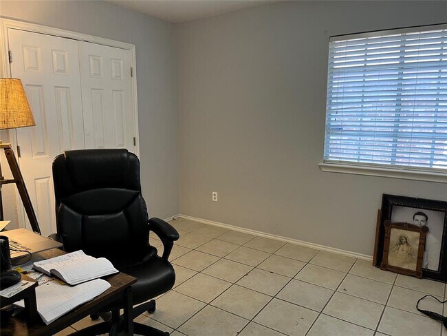 Building Photo - 604 Territory Cove