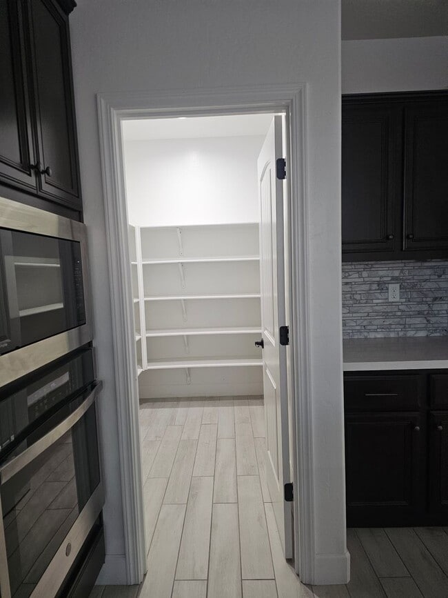 Building Photo - Beautiful Home in Gated Community