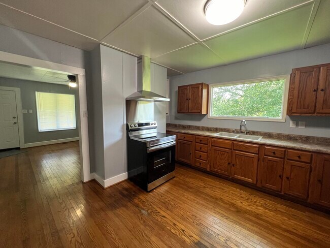 Building Photo - 384 Norvell Rd