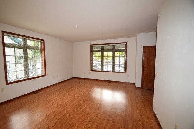 Building Photo - 2224 Regent St