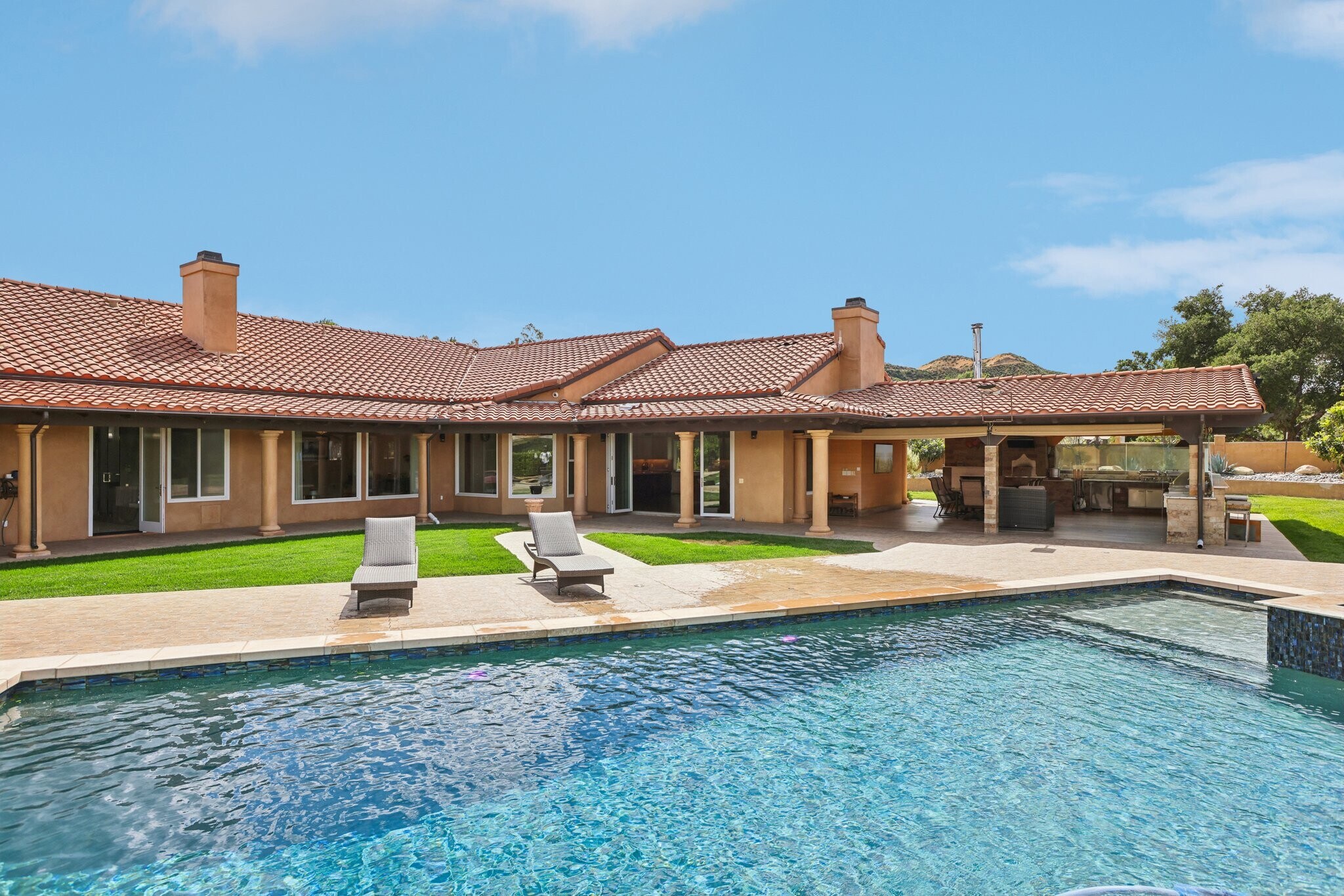 Building Photo - 27048 Triumph Ave