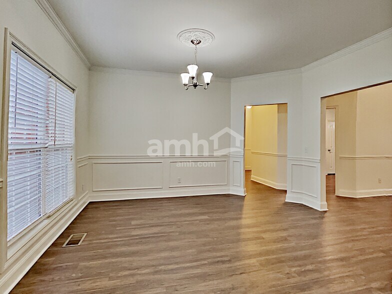 Building Photo - 311 Annadel St