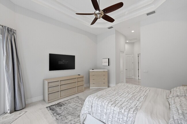 Building Photo - 5006 NW 24th Cir