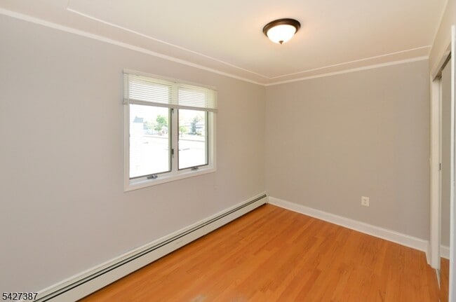 Building Photo - 142 Grand Ave