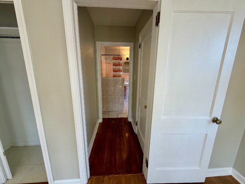 Building Photo - 1843 Hubbard St