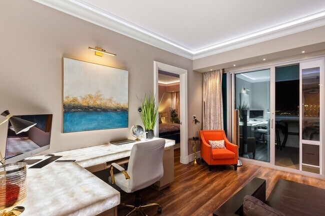 Building Photo - Sky Las Vegas 3705-City/Mtn views from thi...