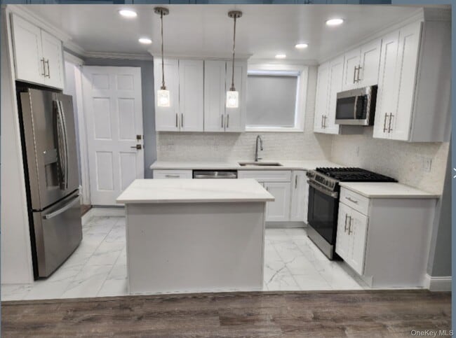 Building Photo - 132A Hawthorne Ave