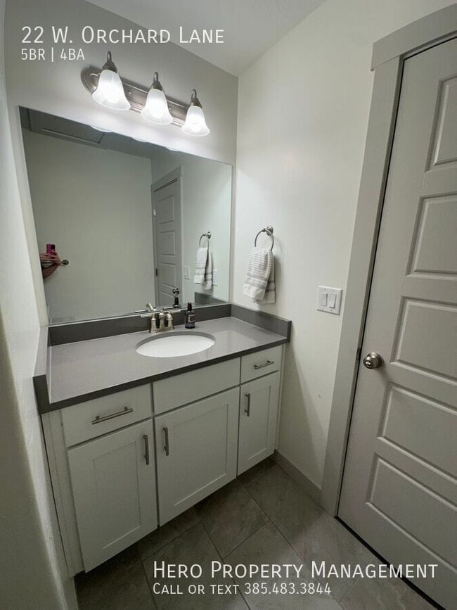 Building Photo - 22 W Orch Ln