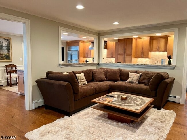 Building Photo - 132 Lakeshore Dr