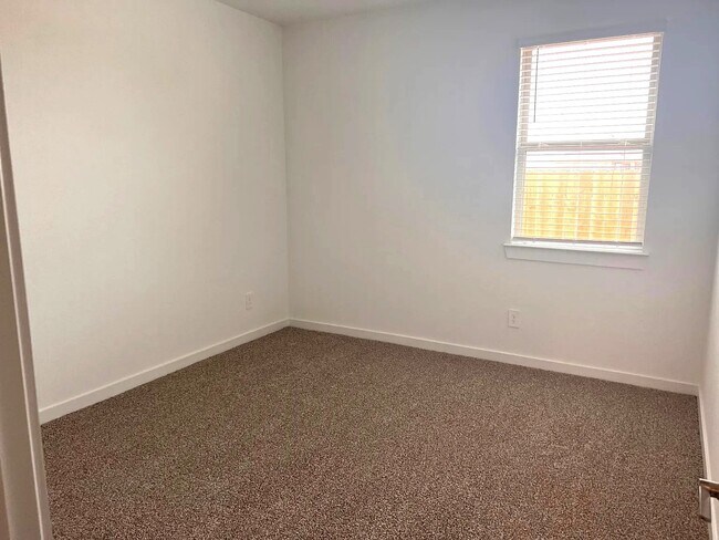 Building Photo - 1593 Sunrise Gables Dr