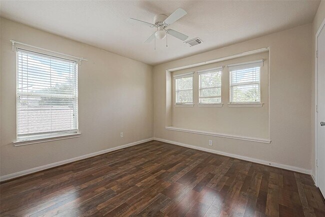 Building Photo - 18110 Shallow Leaf Ln