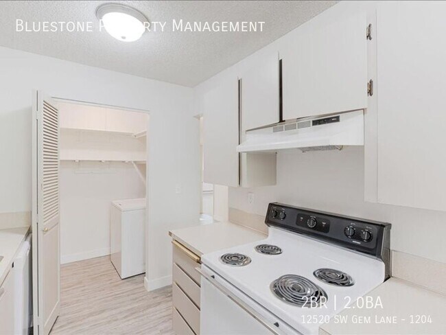 Building Photo - 12520 SW Gem Ln