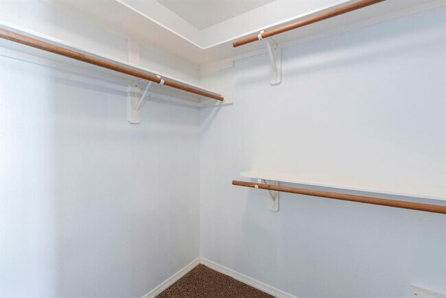 Building Photo - 7 Tamarind Pl