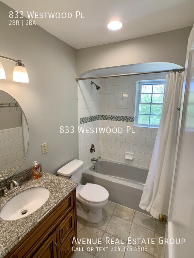 Building Photo - 833 Westwood Pl