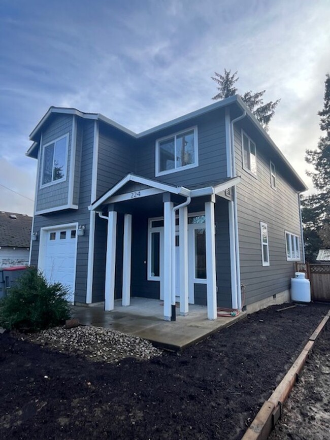 Building Photo - 3 Bedroom 2.5 Bath Carlton OR