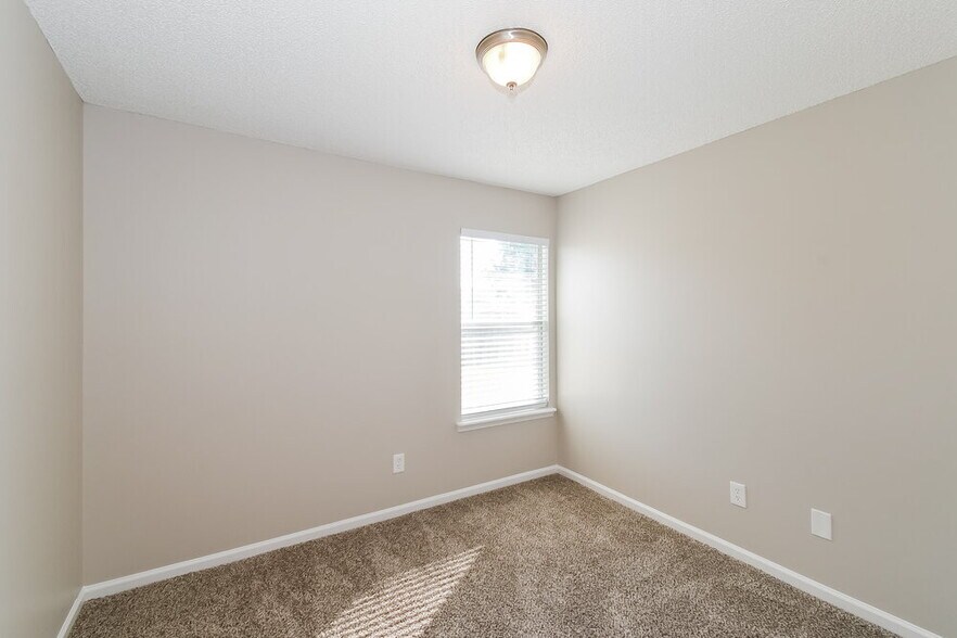 Building Photo - 2056 Eclipse Dr