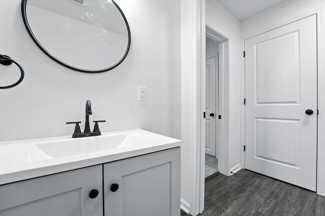 Building Photo - 354 Fernhill Ave