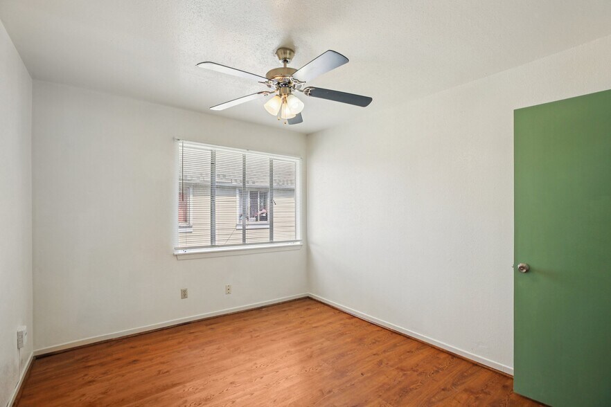 Building Photo - 8379 La Roche Ln