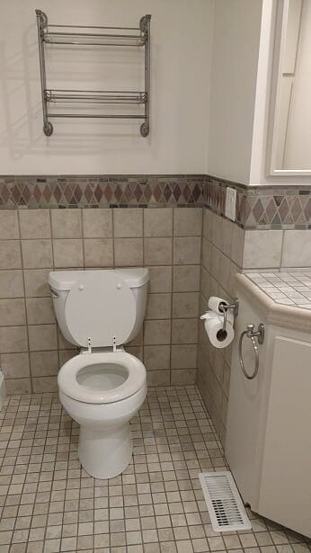 BATH - 40 Chestnut Ave