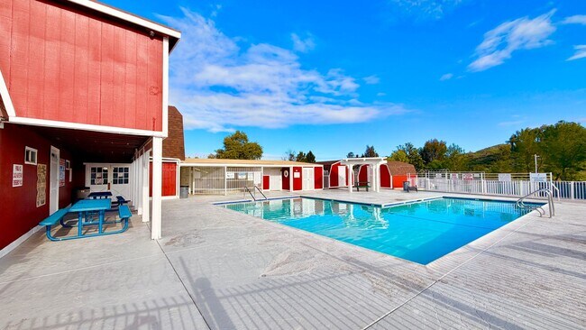 Building Photo - 33259 Homestead Ln