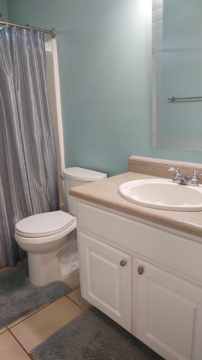 Building Photo - 6568 Fern St