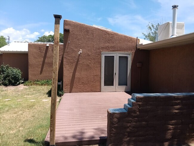 Building Photo - Stunning 3-bedroom, 2-bathroom home! Comin...