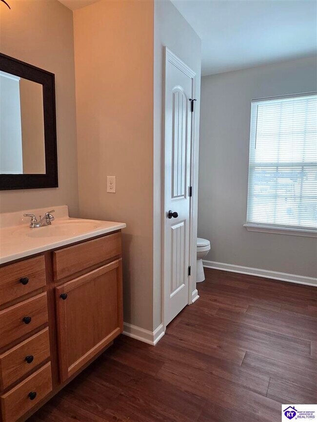 Building Photo - 158 Vineland Pkwy Dr