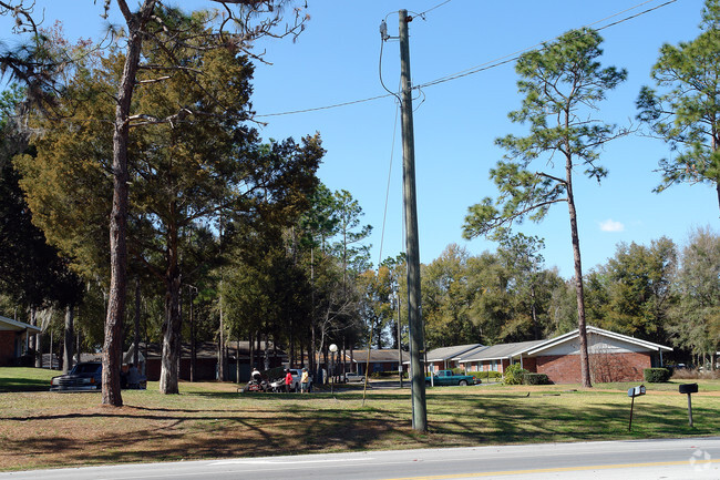Building Photo - Hilltop Manor Apartments