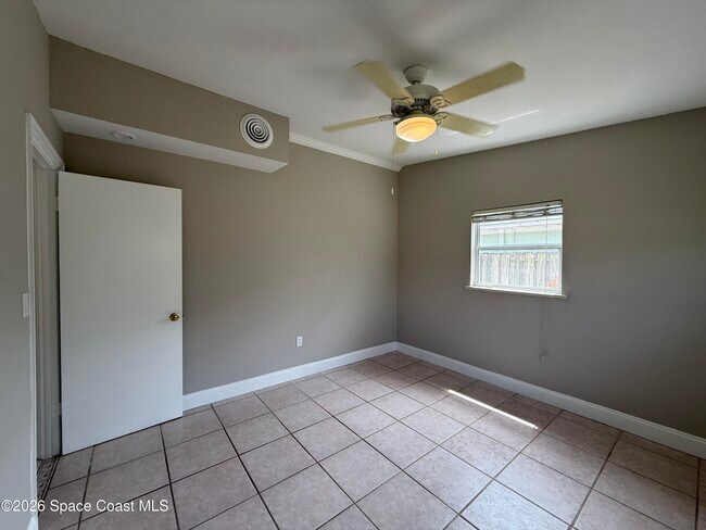 Building Photo - 910 S Orlando Ave