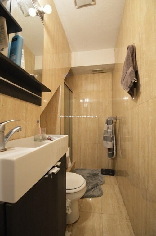 Building Photo - 1203 Beacon St