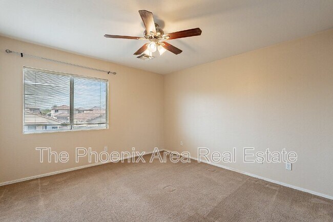Building Photo - 11928 W Columbine Dr