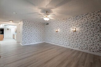 Building Photo - 5185 E Sun Valley Dr