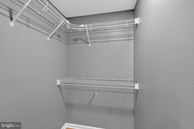 Building Photo - 7742 New Providence Dr