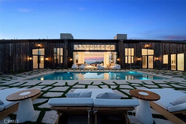 Building Photo - 3121 Old Topanga Canyon Rd