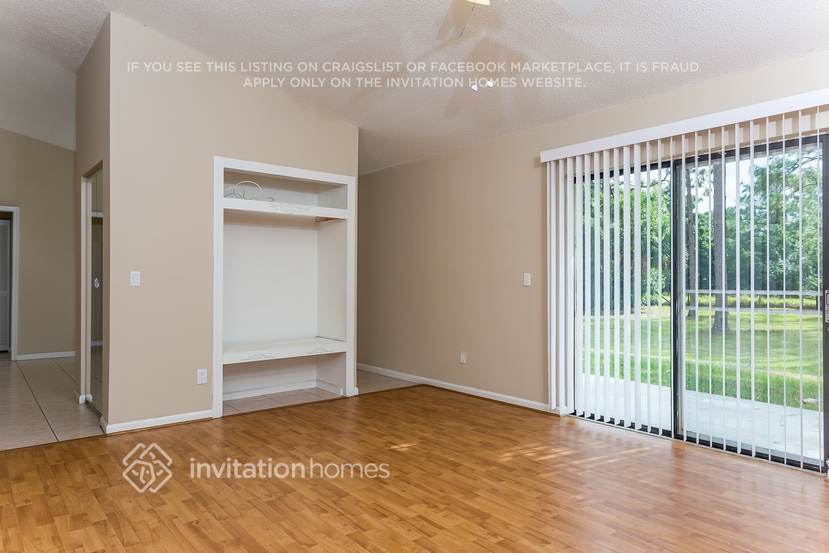 Building Photo - 11256 59th St N