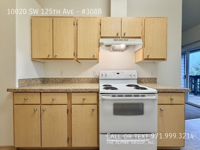 Building Photo - 10020 SW 125th Ave