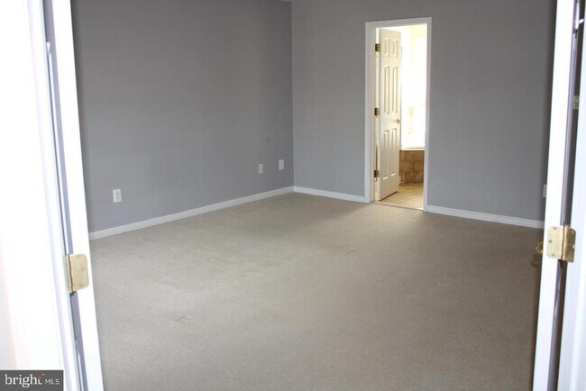 Building Photo - 41833 Bristow Manor Dr